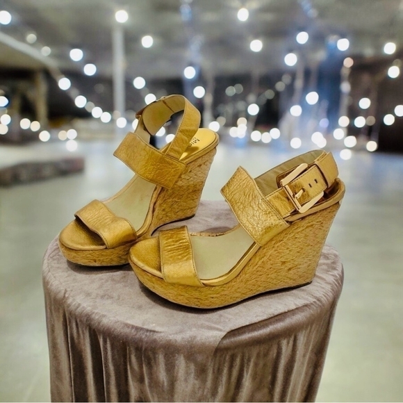 MICHAEL KORS Gold Posey Wedge Sandals Espadrille Platform Leather Pale Sandals - Picture 2 of 11